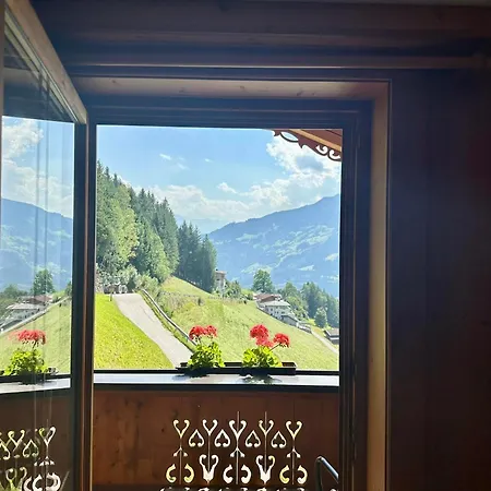 Haus Erika Apartman *